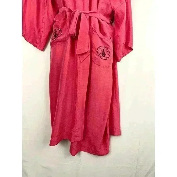 Elegant Red 100% Silk Hand-Embroidered Women’s Kimono - Picture 11 of 13